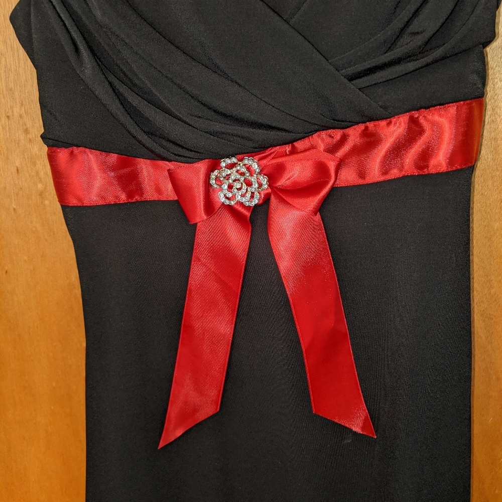 Dress - Picture 2 of 3